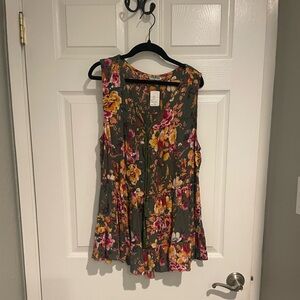 Nostalgia NWT sleeveless flowered blouse